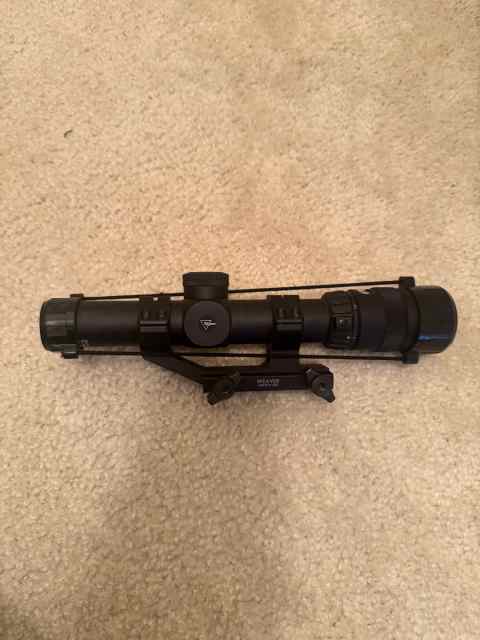 Trijicon TR24 AccuPoint 1-4x24 Riflescope