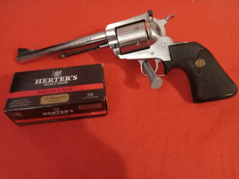 Ruger New Model Super Blackhawk 44 Magnum