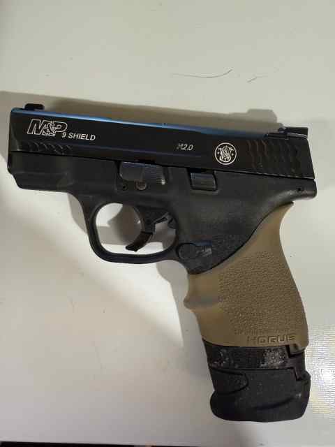 Excellent S &amp; W Shield 9MM.....Like new