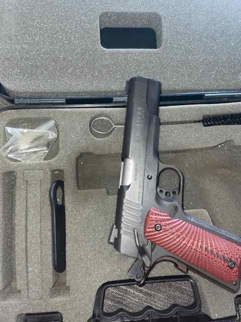 P. Beretta 12 gauge auto shotgun