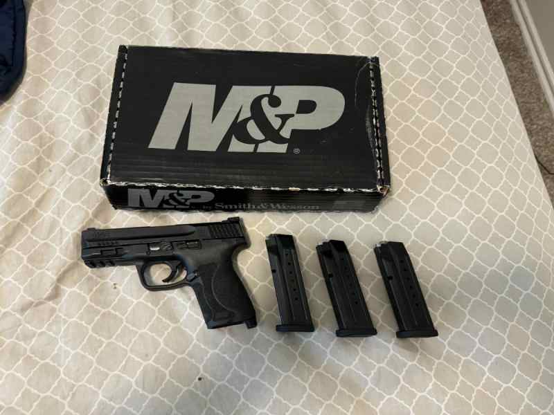 M&Pcompact2.jpg