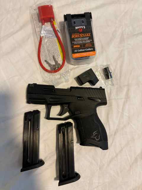 Like new Taurus TX22C 22LR for sale