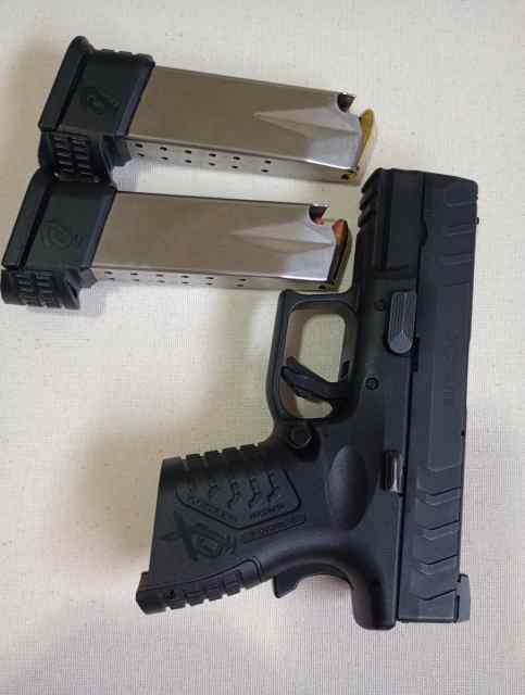 Springfield XD M elite (compact) +2 extended mags