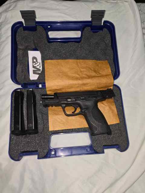 Smith &amp; Wesson M&amp;P 9mm.