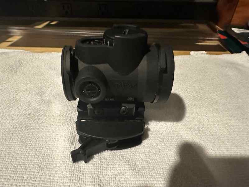 Trijicon MRO 2moa optic.