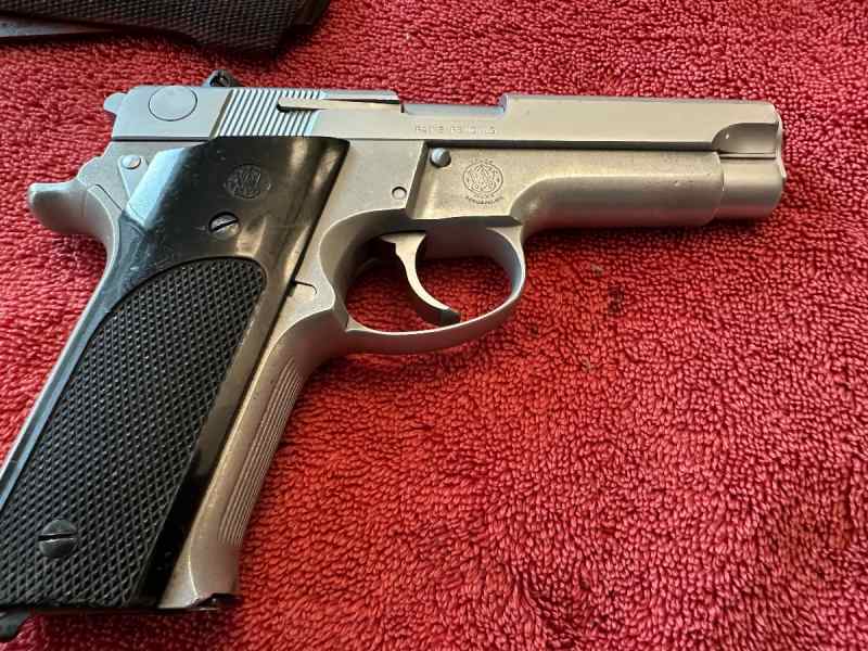 Smith and Wesson Model 59 