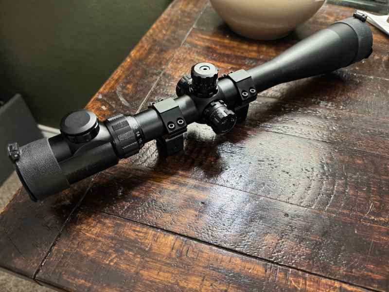 Barska 10-40x50 illuminated reticle