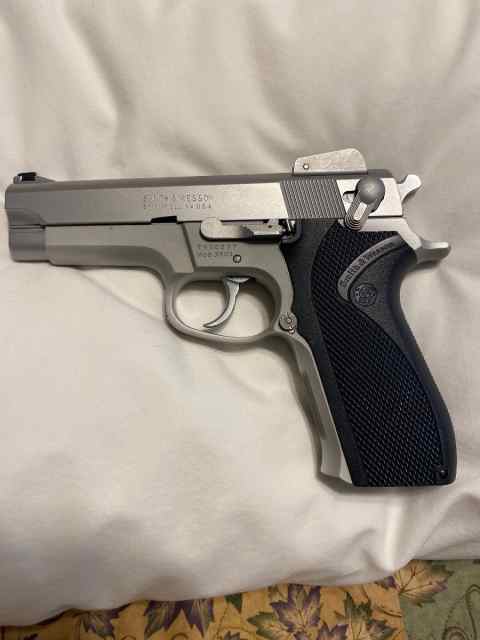 S&amp;W model 5903