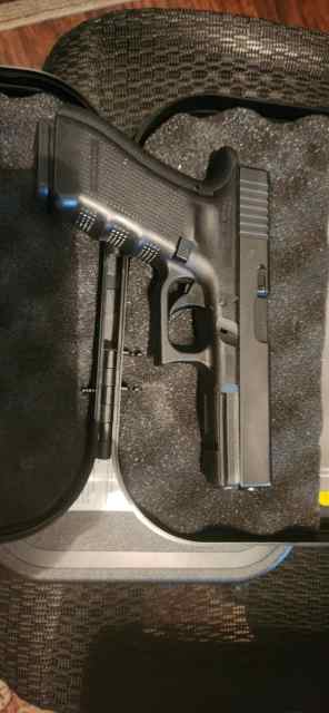 Glock 17 2.jpg