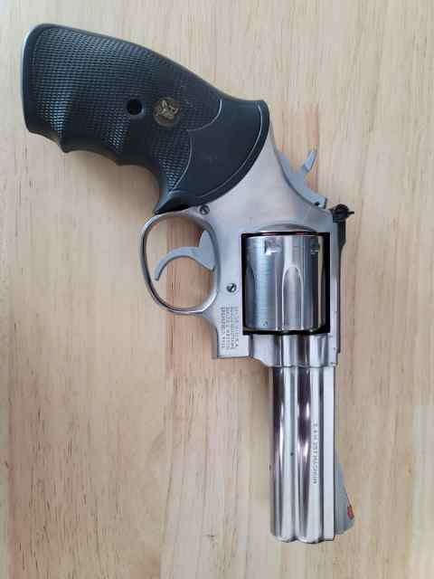 S&amp;W 686 NO DASH PRE LOCK