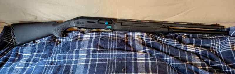 Stoeger M3k semi-auto Shotgun