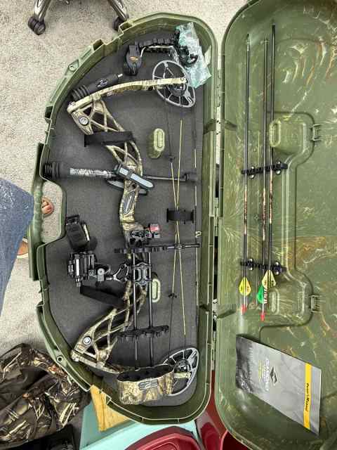 Diamondback Deploy SB Compound Bow - Right Hand