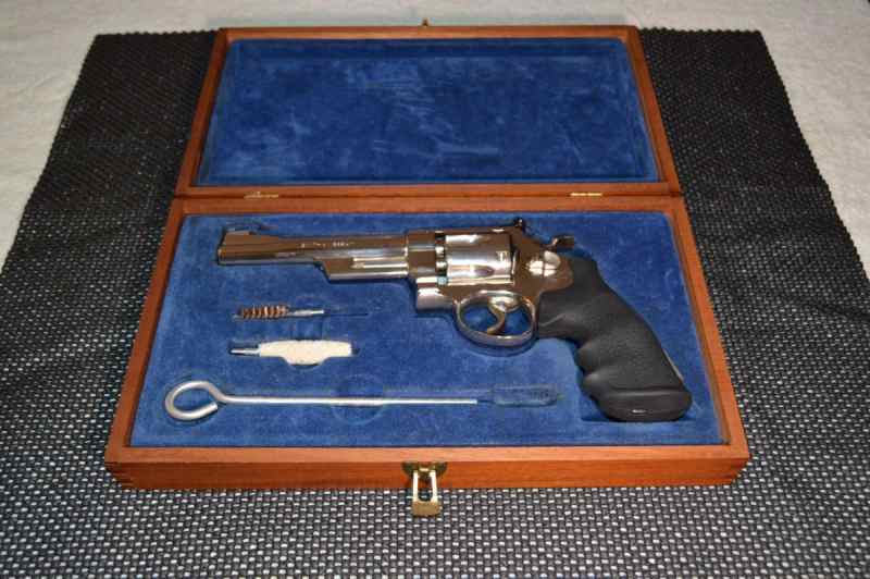 Smith &amp; Wesson .357 Magnum