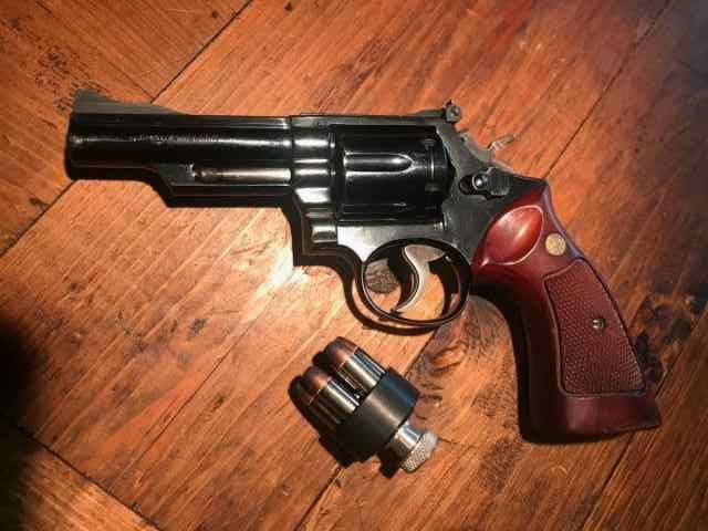 WTT / WTS SMITH &amp; WESSON  MODEL 19-2 357