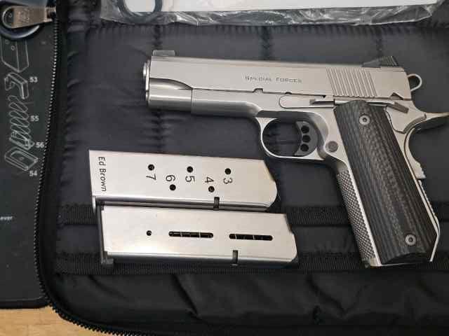 Like New  Ed Brown Special Forces .45 ACP w/ 2mags