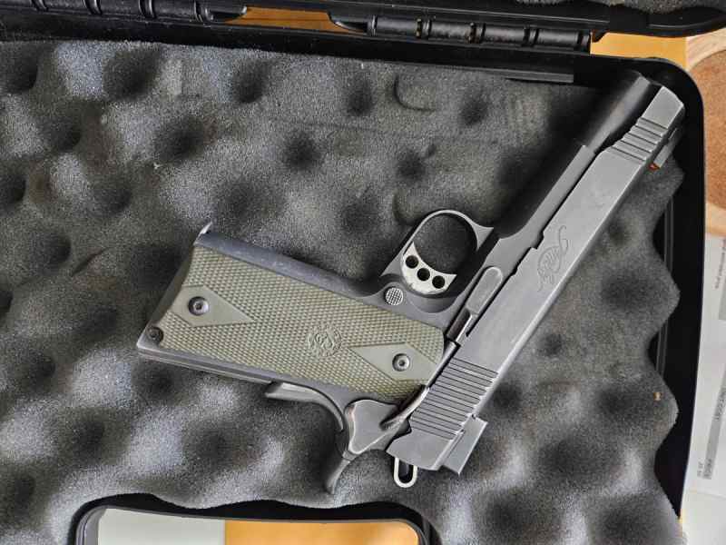 Kimber 1911 custom 2 