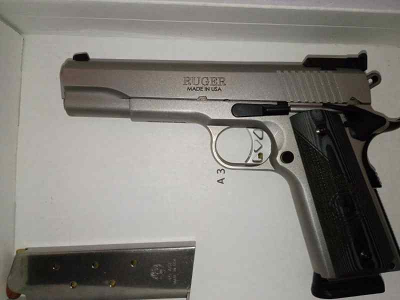 Ruger SR 1911 target 