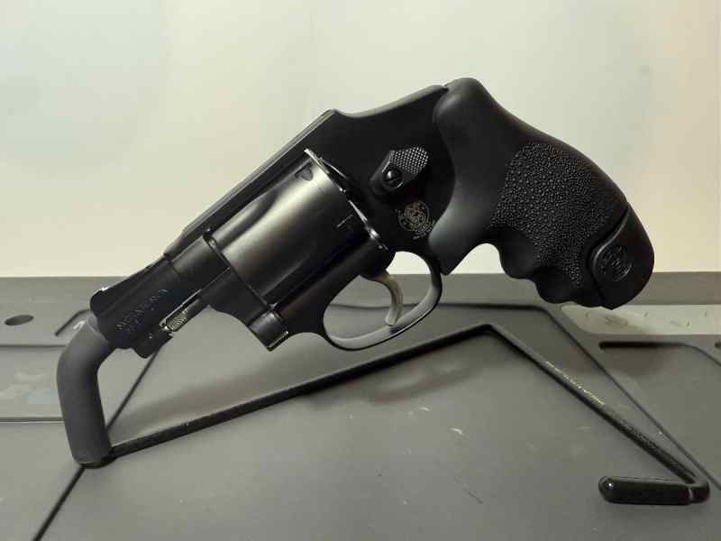 S&amp;W 442 Airweight w/ shell and extras - reduced!