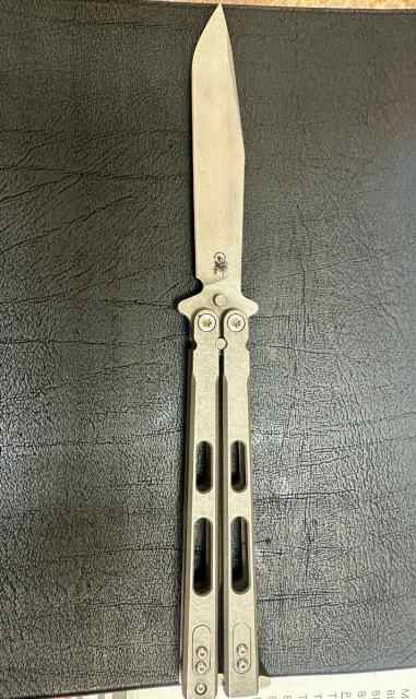 Hinderer Knives Nieves titanium butterfly knife