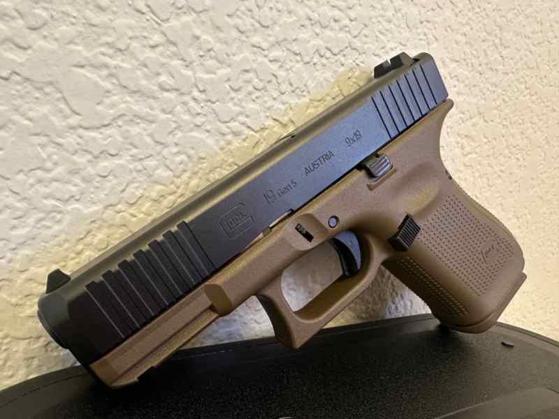 Glock 19 Gen 5 (9mm) - FDE Frame - NIB