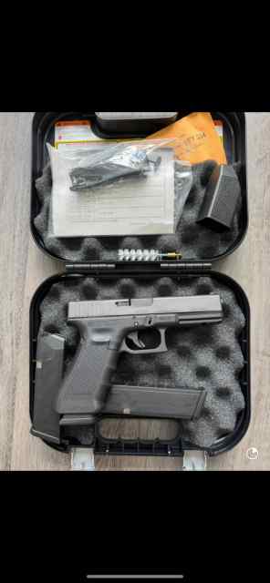 Glock 22 .40 NEW $350 never used FFL transfer only