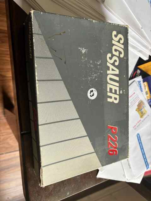 1993 SIG P226 Original Box w/paperwork