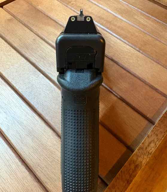 Glock 21 Gen4 w/ Extras