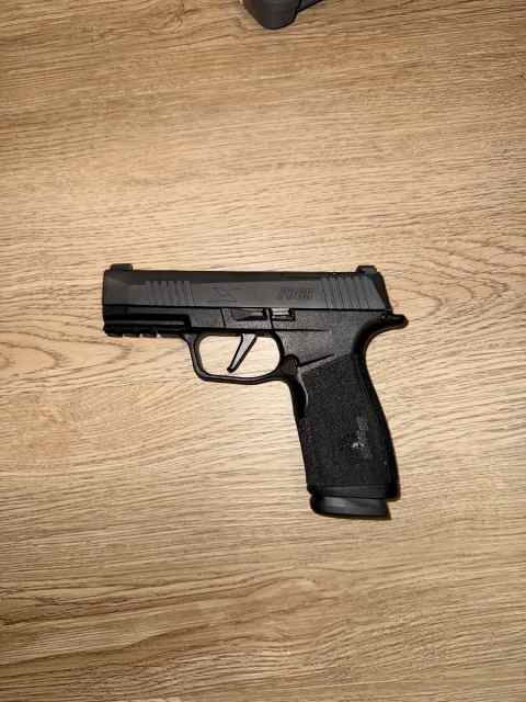 SIG SAUER P365-XMACRO