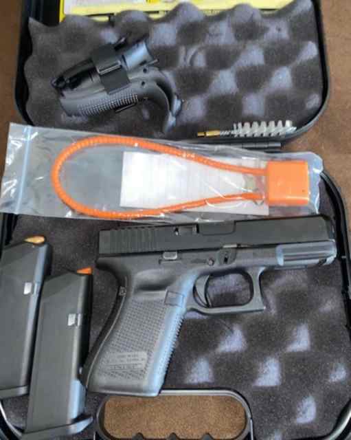 Glock 19 Gen 5 9mm.