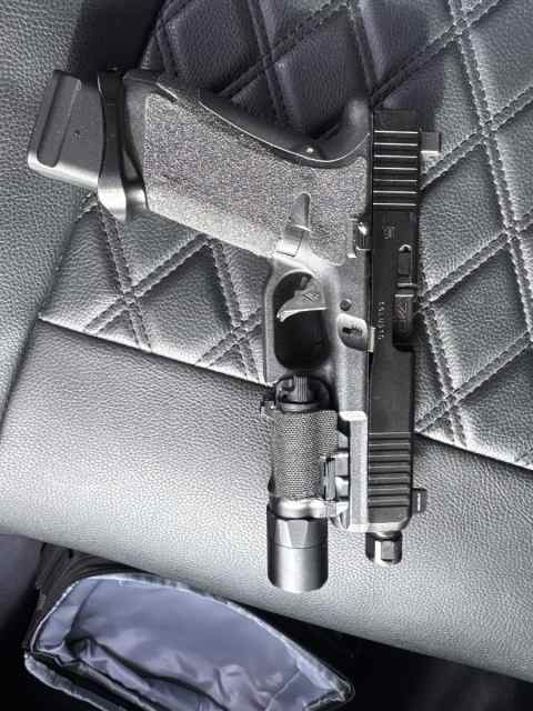 Glock 17v Gen 5 wtt plus cash