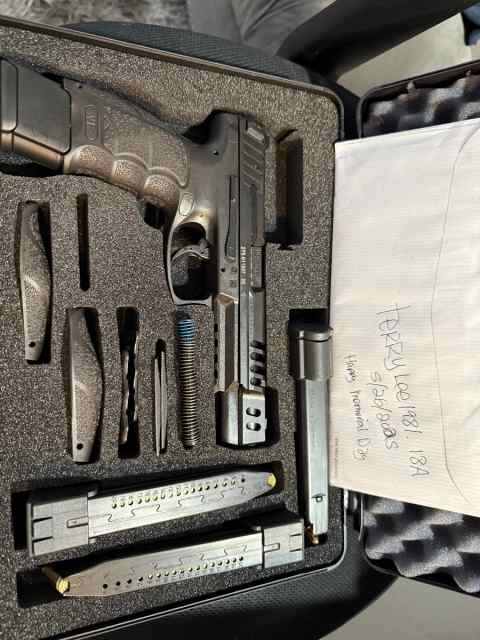 LNIB H&amp;k VP9 Match/ 4-20rd  mags/ night sights