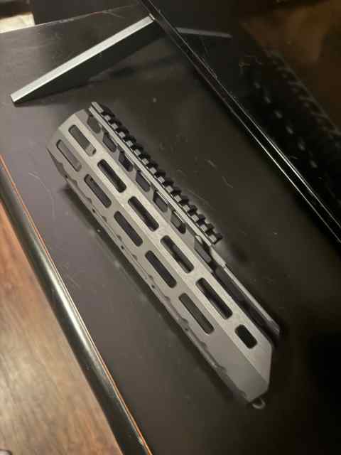 Mcx rattler Midwest industries 10” handguard