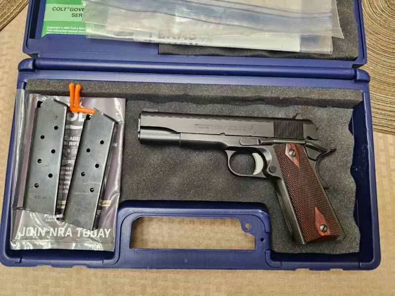 Like new Colt 1911 / nighthawk custom