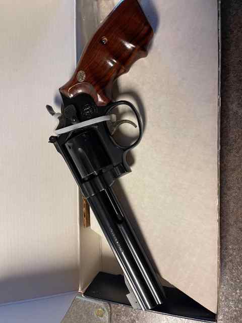 Smith &amp; Wesson 14-5 38 target. 1990s 1200.00