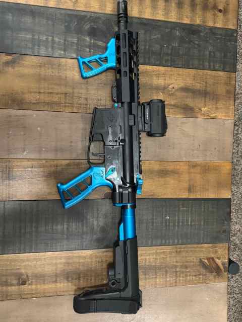 Custom Folding AR