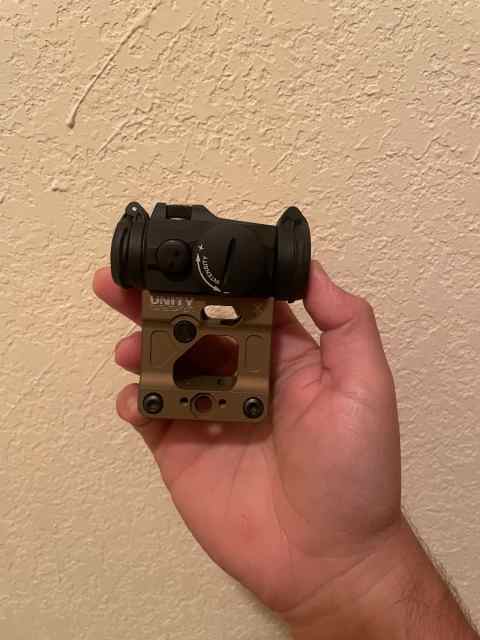 Aimpoint T2 w unity mount like new