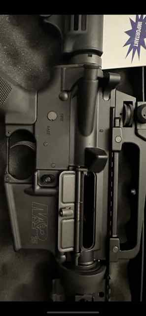 New AR-15 Smith &amp; Wesson M &amp; P 556  w rail