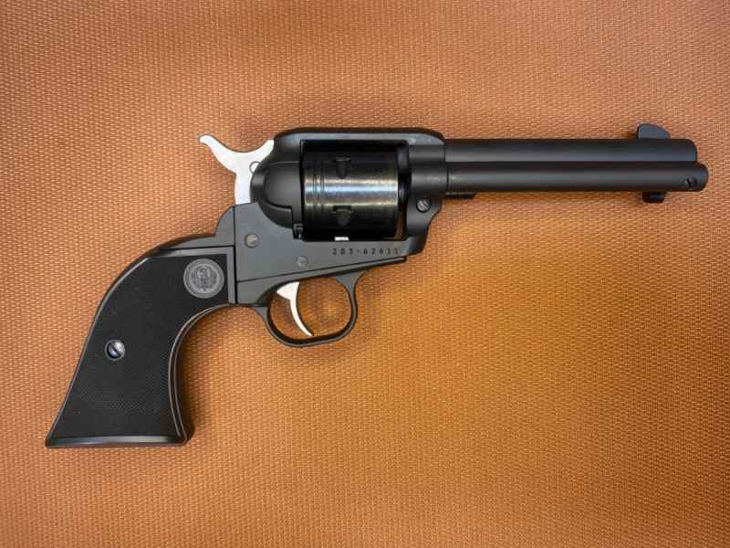 NEW IN BOX-Ruger Wrangler- 22LR-4.62&quot; Black (2002)