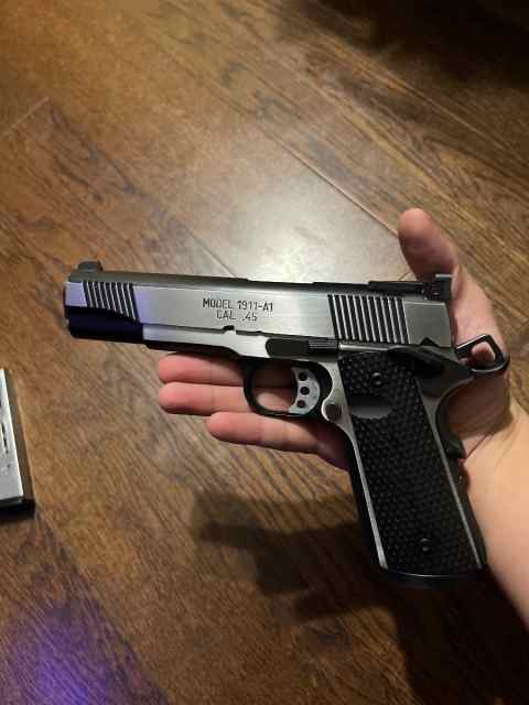 Spring field 1911-A1 Black Stainless