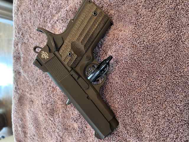 Rock IsLand Armory 1911 - 9mm