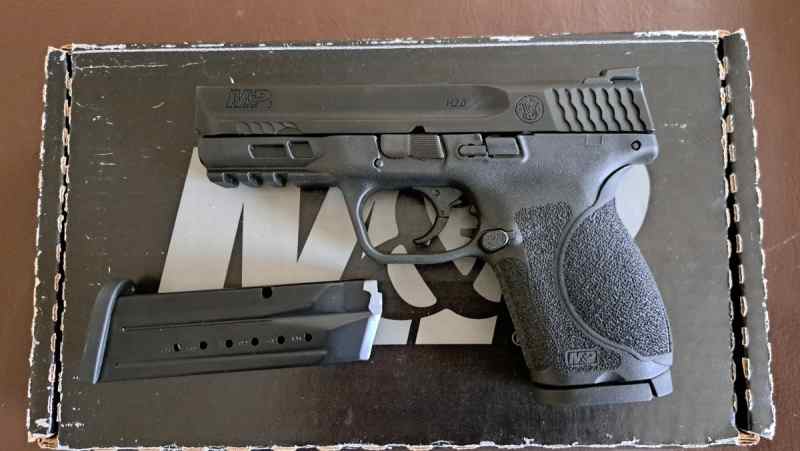 S&amp;W M&amp;P Compact 9mm 