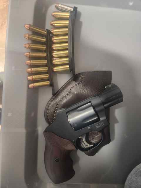Smith and wesson 442 ultimate carry with extras