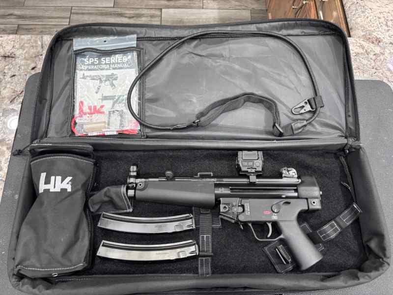 HK SP5 Pistol W/ extras