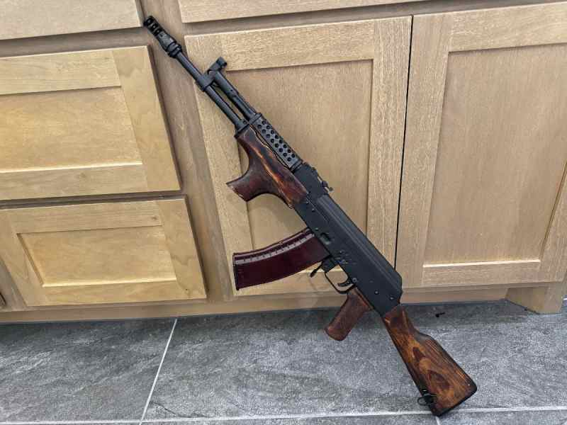 PRICE REDUCED - 14.5” 556 AK - SUPPRESSOR READY AK
