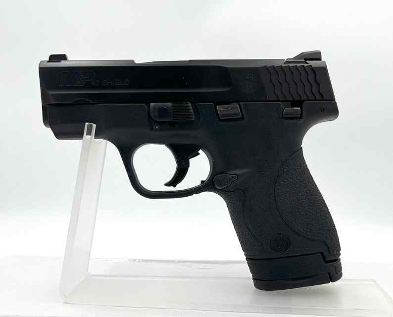 Smith &amp; Wesson M&amp;P 40 Shield