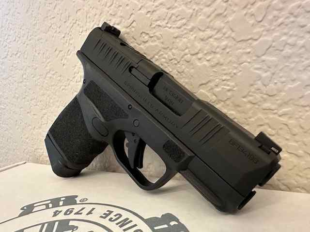 Springfield Hellcat OSP (9mm) - 5 Mags NIB