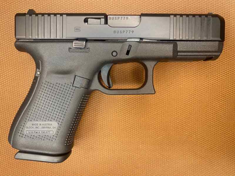 NEW IN BOX - Glock G23 - .40S&amp;W - 4&quot; (PA235S203)