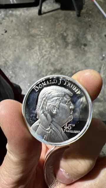 2 oz Silver Trump coins