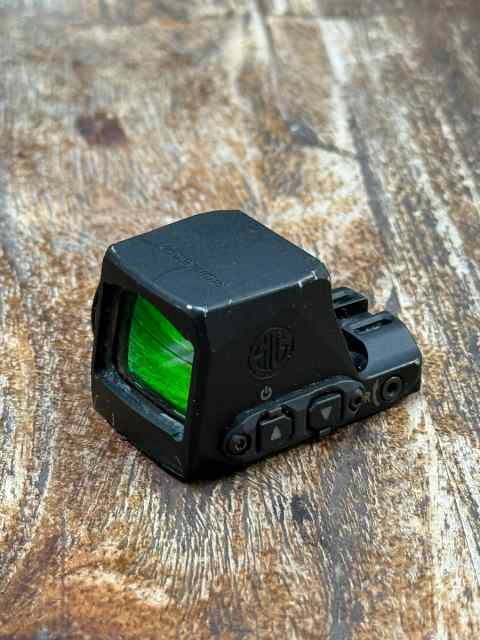 Romeo-X compact circle dot 