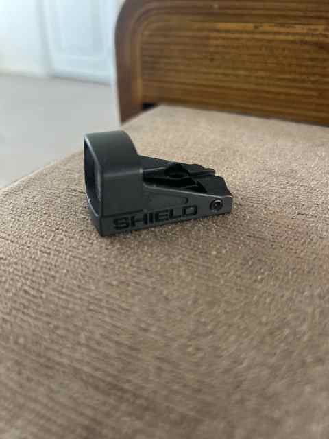 Shield SMSc red dot 4 moa 